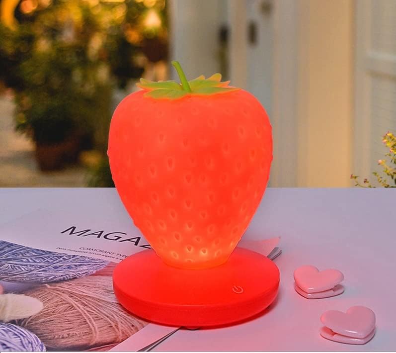 Decoración de luz nocturna de fresa, bonita lámpara LED de fresa de silicona, recargable por USB, 3 modos de luz táctil que cambia de color para el