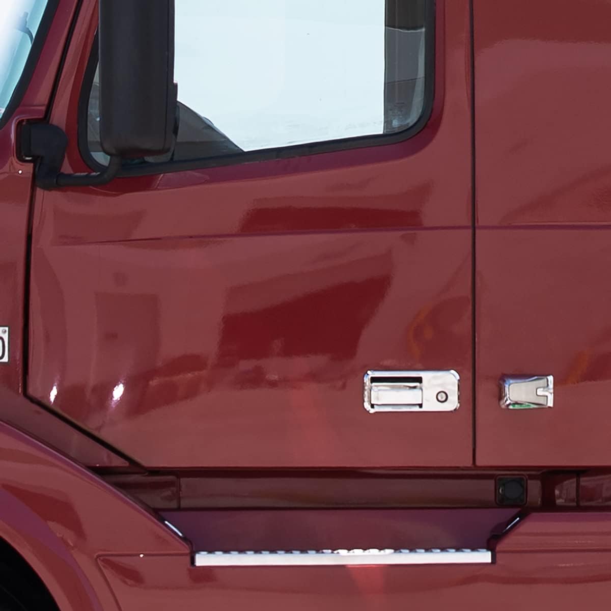 United Pacific 41618 Cubierta de plástico cromado para manija de puerta exterior Volvo (juego de 2)