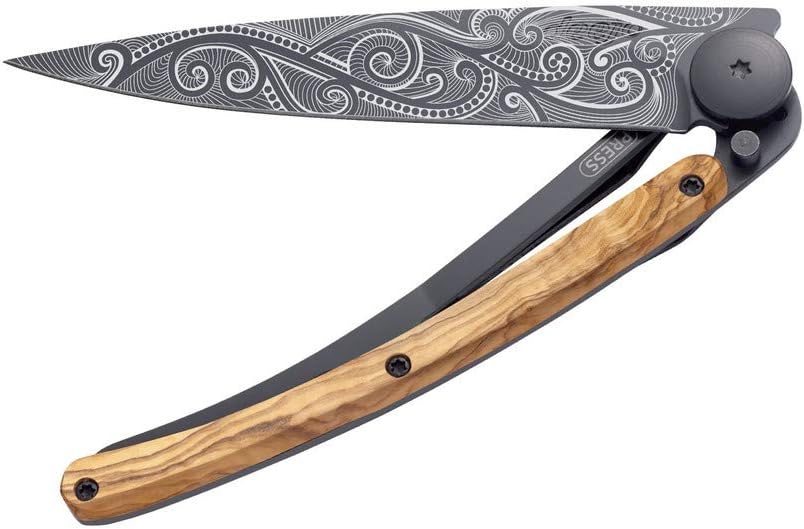 deejo – Serrado 1.3 onzas, madera de olivo, titanio negro, pacífico – Cuchillo plegable de bolsillo ultraligero con clip para cinturón – Acero