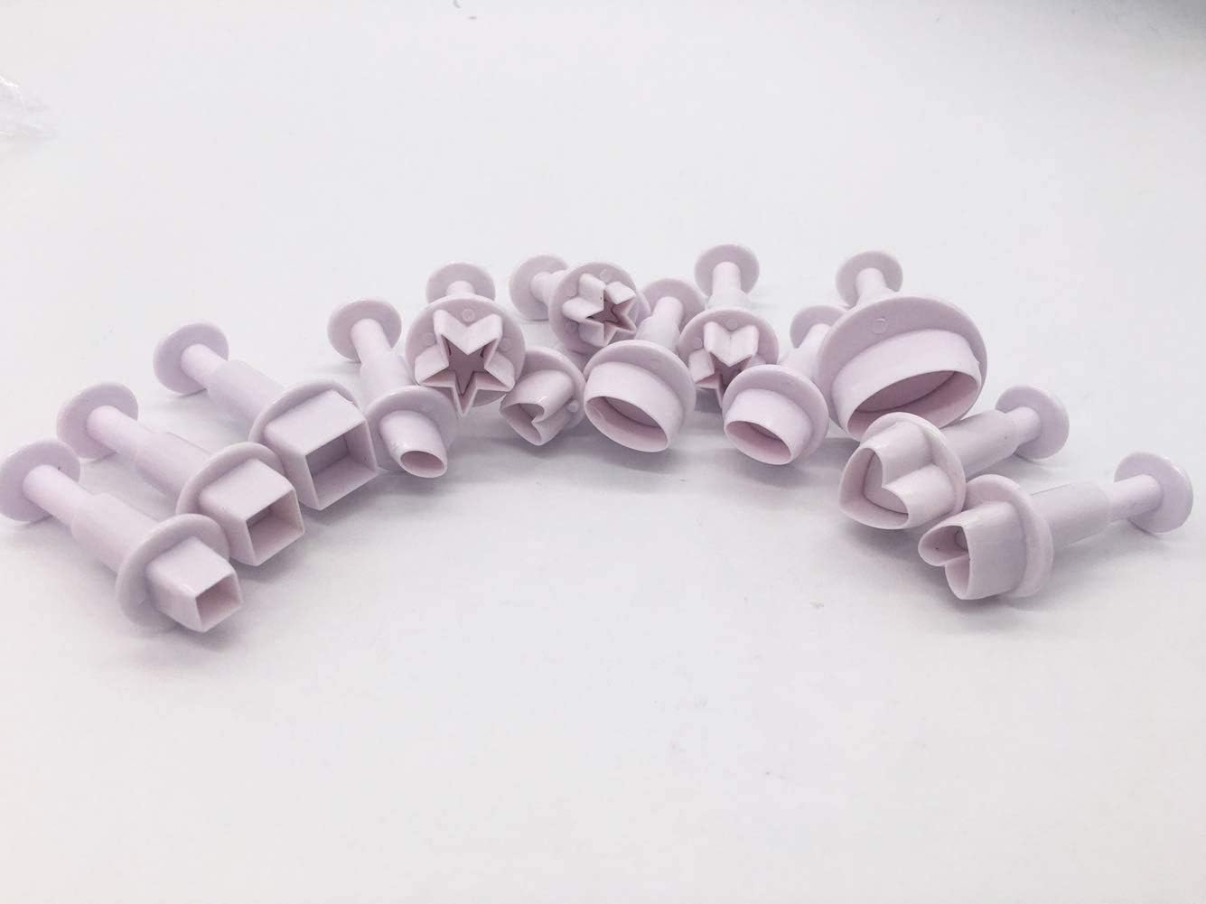 Fondant Cutter – Juego de 13 cortadores geométricos para diseño de tartas, corazón ovalado cuadrado redondo, tamaño pequeño, mediano y grande
