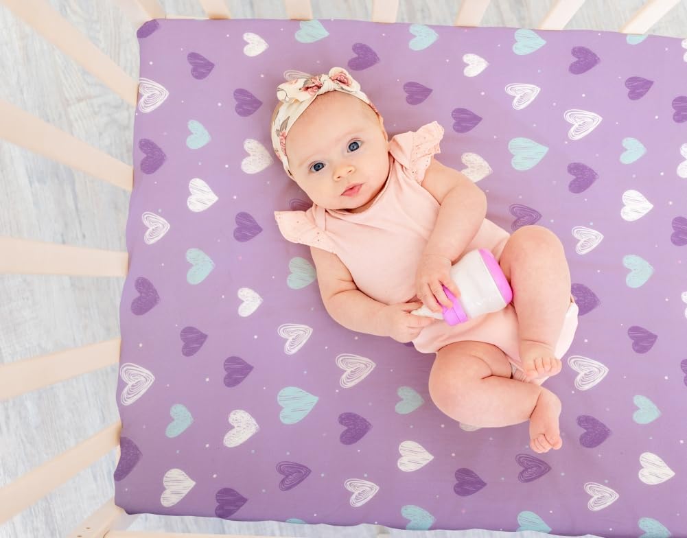 Paquete de 4 sábanas suaves para bebé niña N Play para colchón de cuna, diseño de corazón de arco iris, lindo poliéster neutro, unisex, juego de