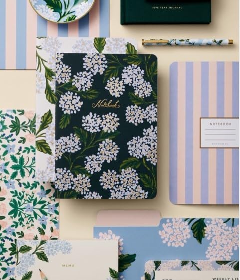 RIFLE PAPER CO. Juego de cuadernos cosidos de hortensias, juego surtido de 3 cuadernos, 64 páginas rayadas con tinta dorada, cubierta de papel de