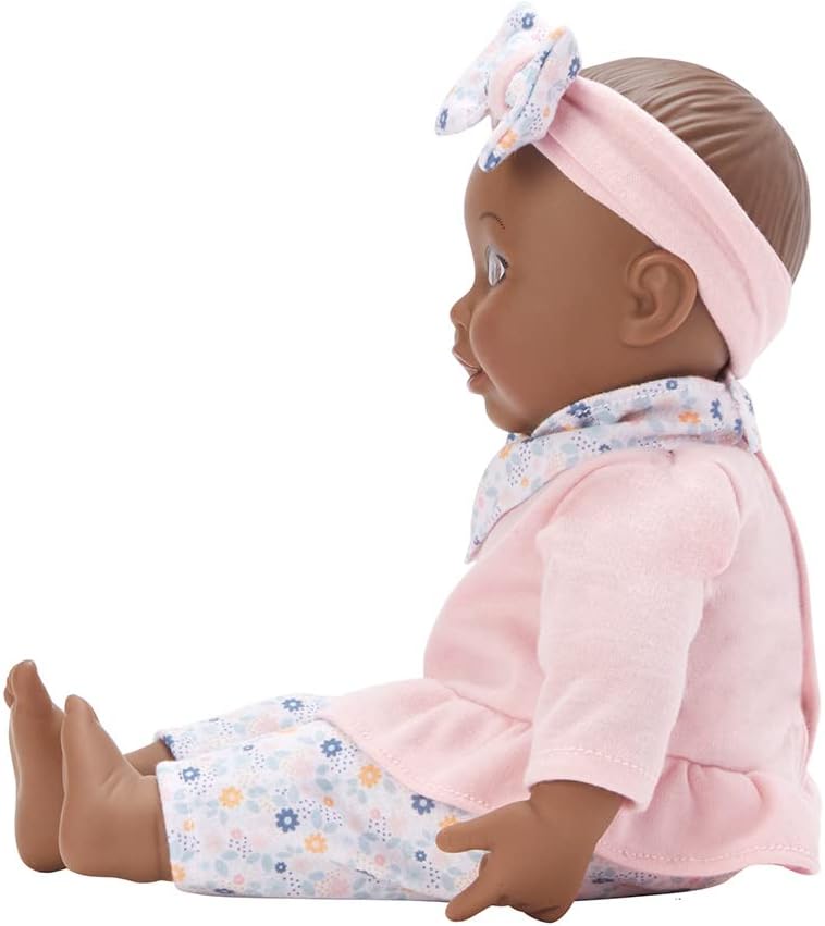 Madame Alexander Muñeca de abrazos y risas de 13″, tono de piel oscuro