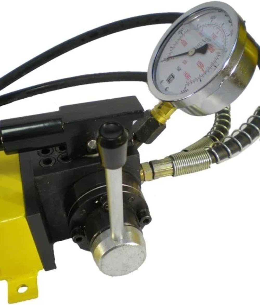Bomba manual hidráulica de doble efecto con manómetro (10000 psi – 183 in3) B-700S