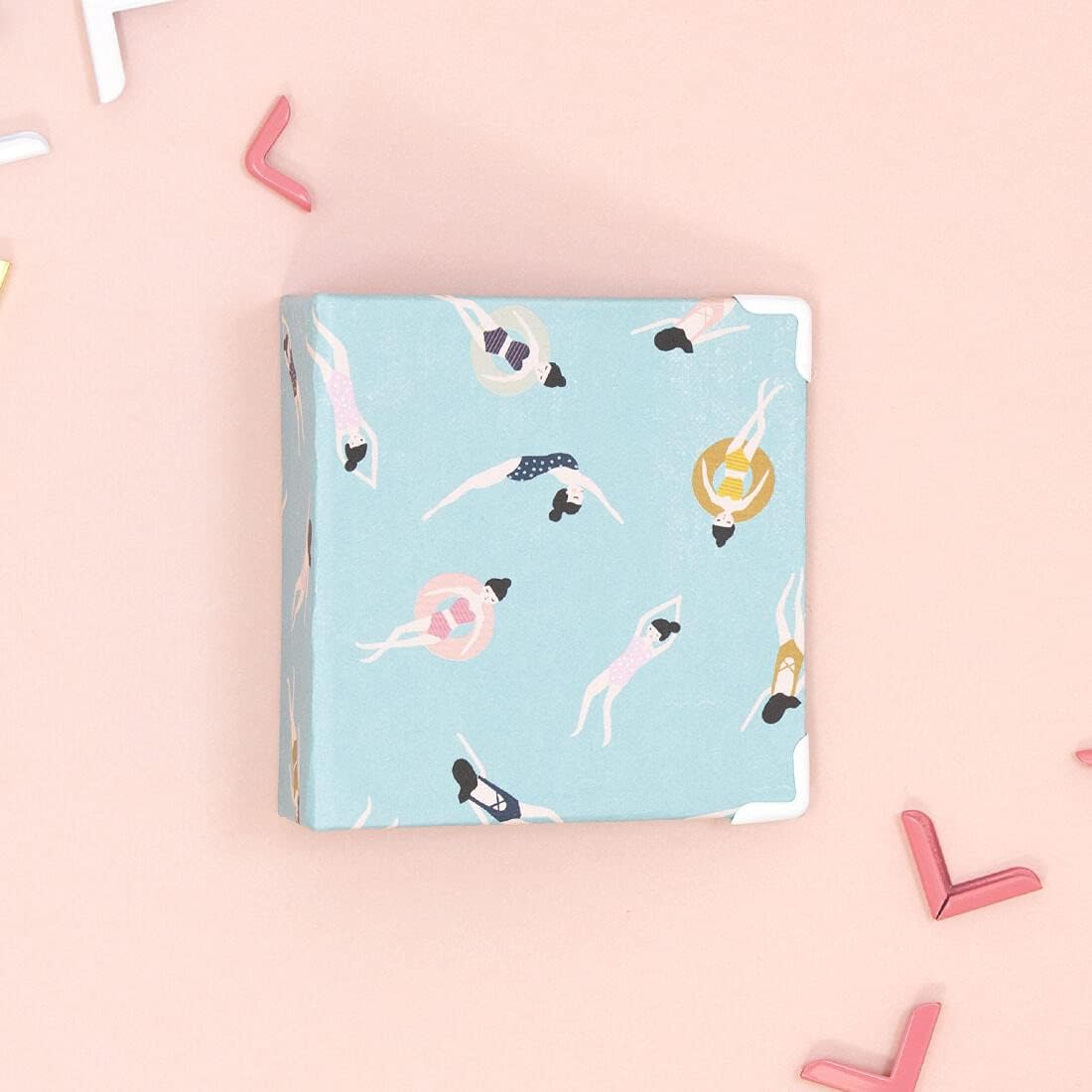 Craftelier – Juego de 4 piezas de esquina de metal grandes para álbumes de recortes y otros proyectos de manualidades como álbumes, cuadernos,