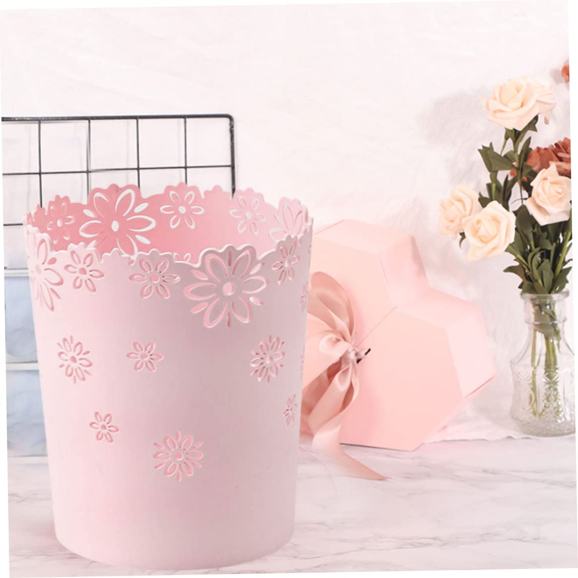 Papelera redonda de color rosa, papelera de basura para dormitorio, cesta de basura de plástico, hueco de plástico, cesta de basura con encaje de