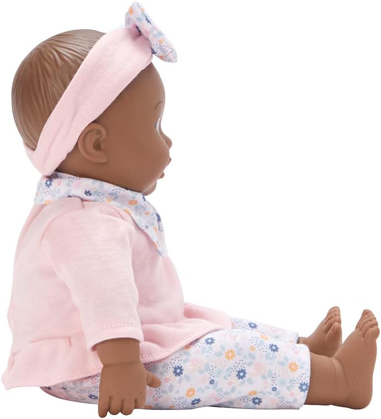 Madame Alexander Muñeca de abrazos y risas de 13″, tono de piel oscuro
