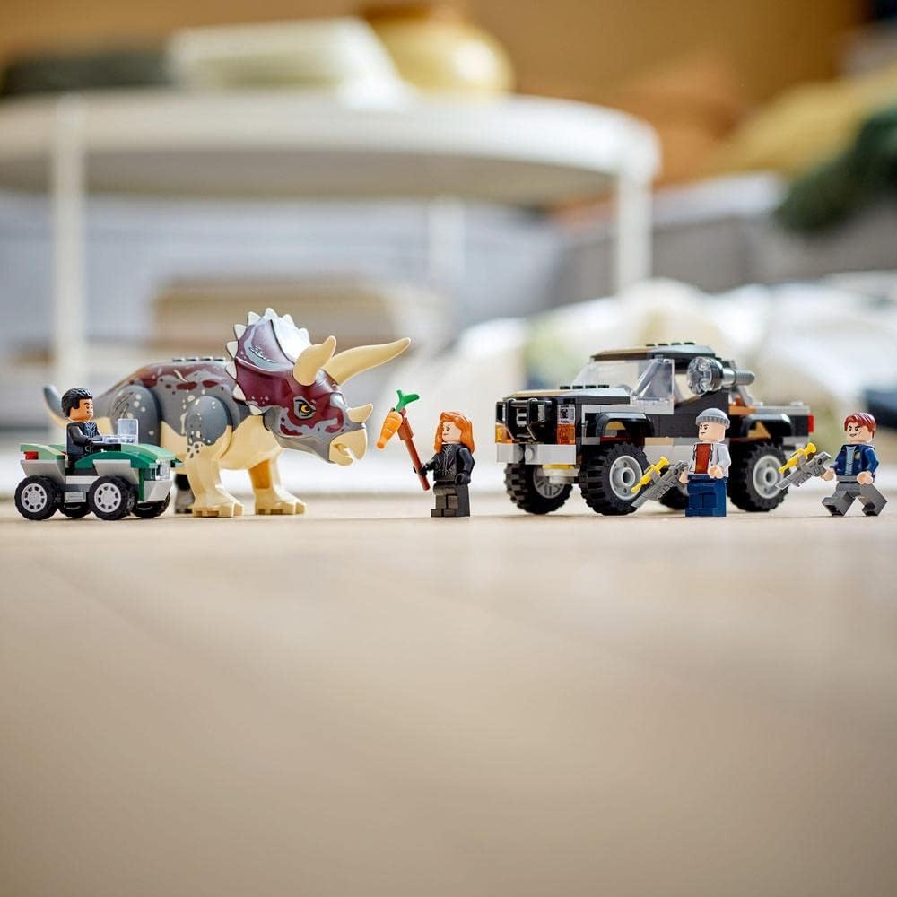 LEGO Jurassic World 76950 Triceratops Truck Attack