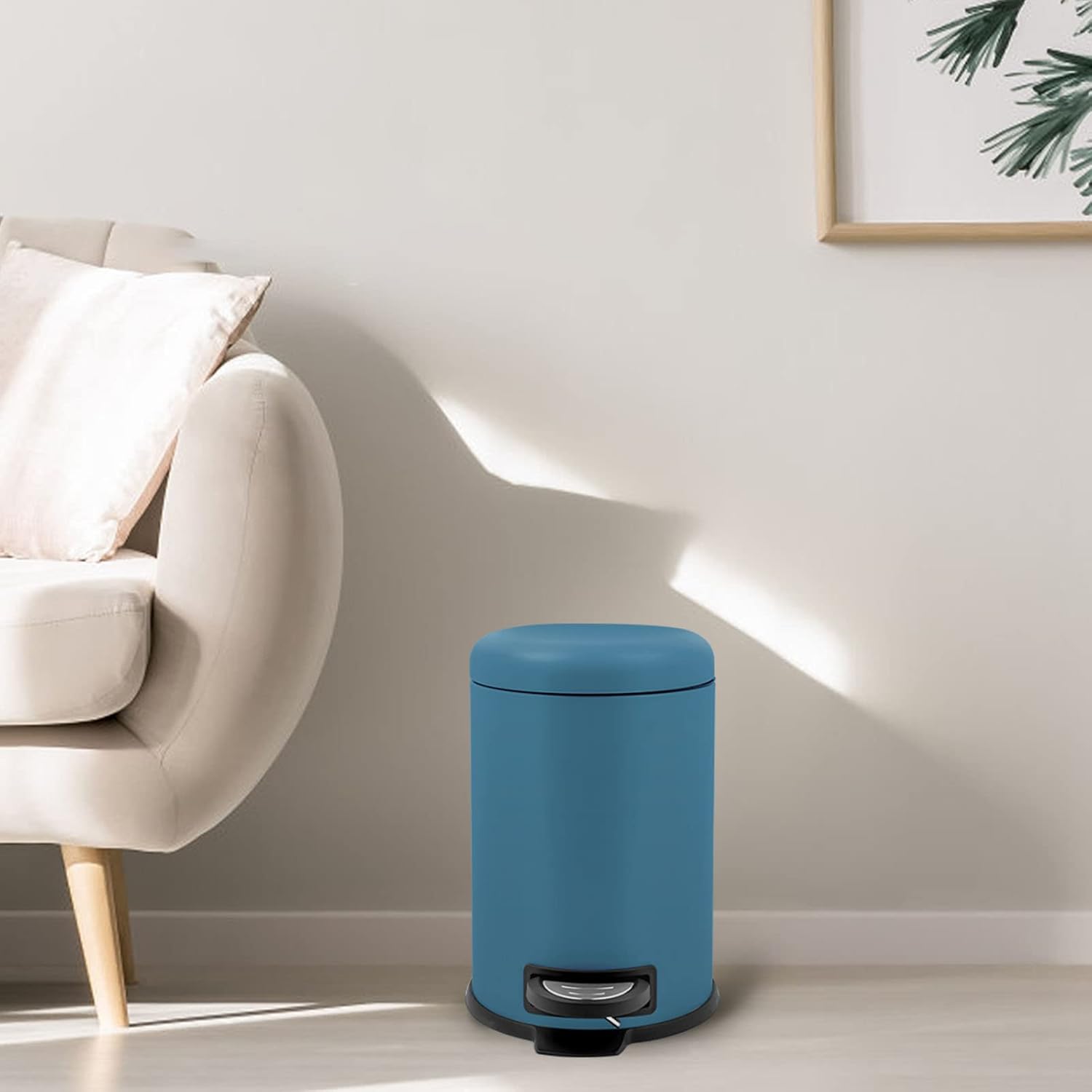Komphy Cubo de basura pequeño con pedal de pie, cubo de basura de baño de 0.8 galones con tapa de cierre suave, cubo de basura redondo de acero
