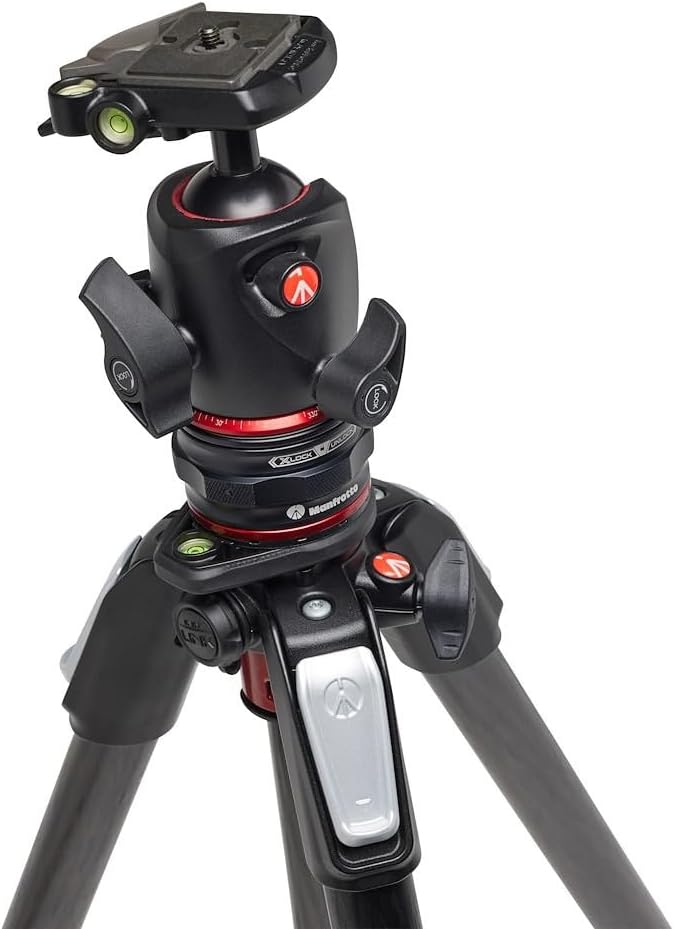 Manfrotto Kit de trípode de carbono de 4 secciones, trípode para cámara con cabezal de bola con sistema de liberación rápida de movimiento, kit de