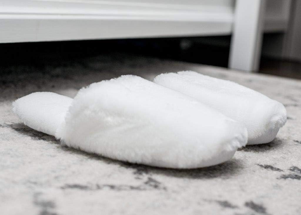 Cesta de regalo de spa en casa de lujo con aroma a peonía rosa, bata de baño ultrasuave y zapatilla de felpa para mujer, juego completo de baño y