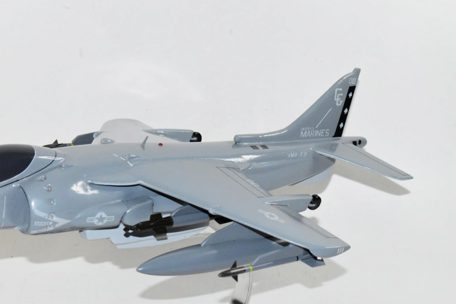 Squadron Nostalgia LLC VMA-231 Ace of Spades 2019 AV-8B Harrier Modelo, Caoba, Escala 130, Marines