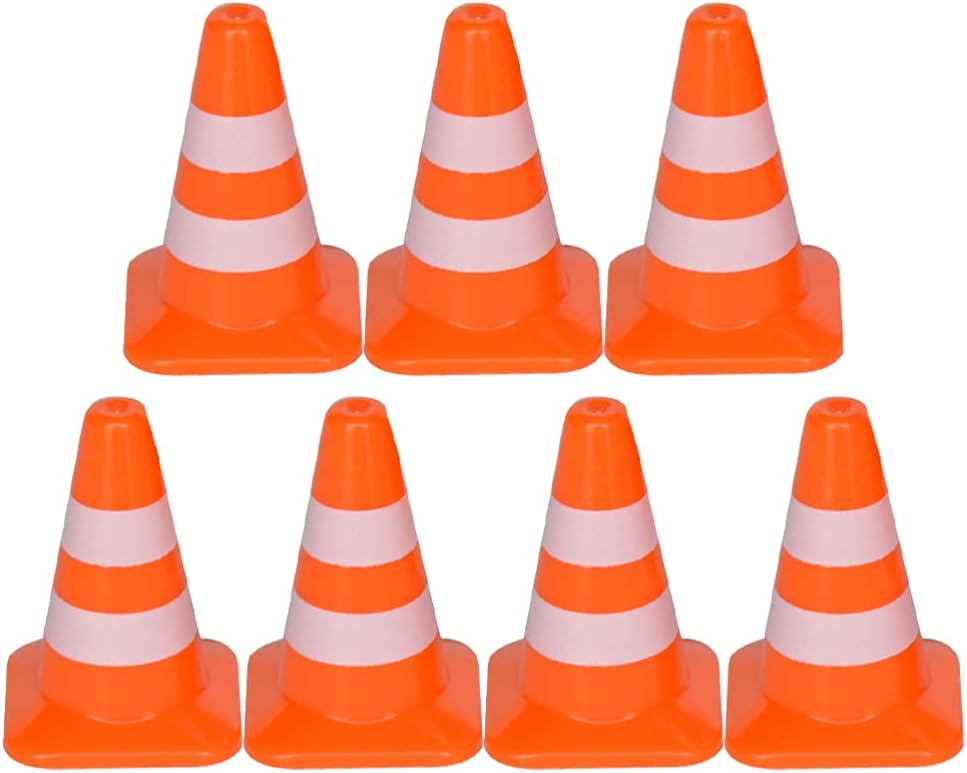 Toddmomy Mini conos de tráfico, 7 unidades, pequeños conos de construcción, mini conos de tráfico de plástico, pequeños conos de tráfico, señales de