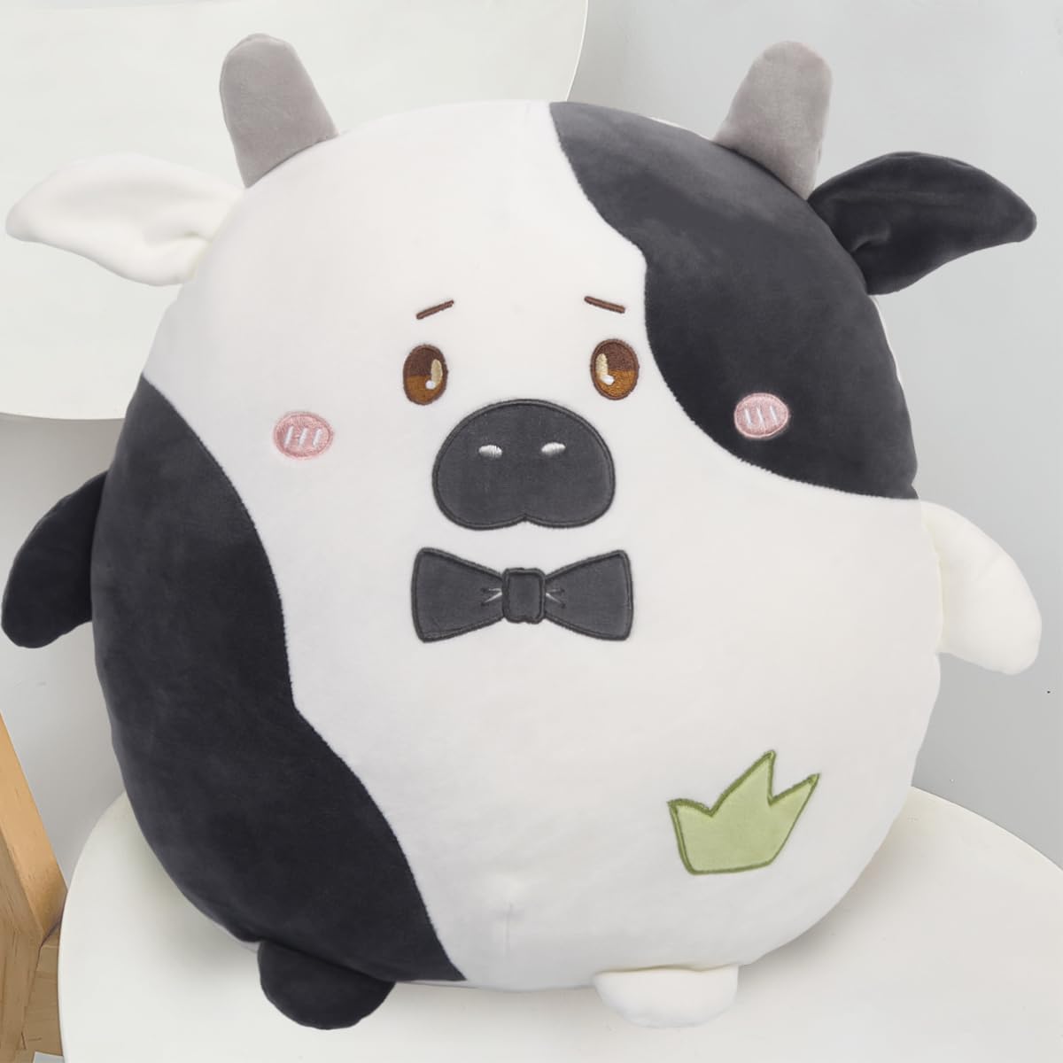 ARELUX Almohada suave de peluche de anime de vaca blanca y negra de 18 pulgadas, lindo juguete de peluche kawaii, decoración de habitación,