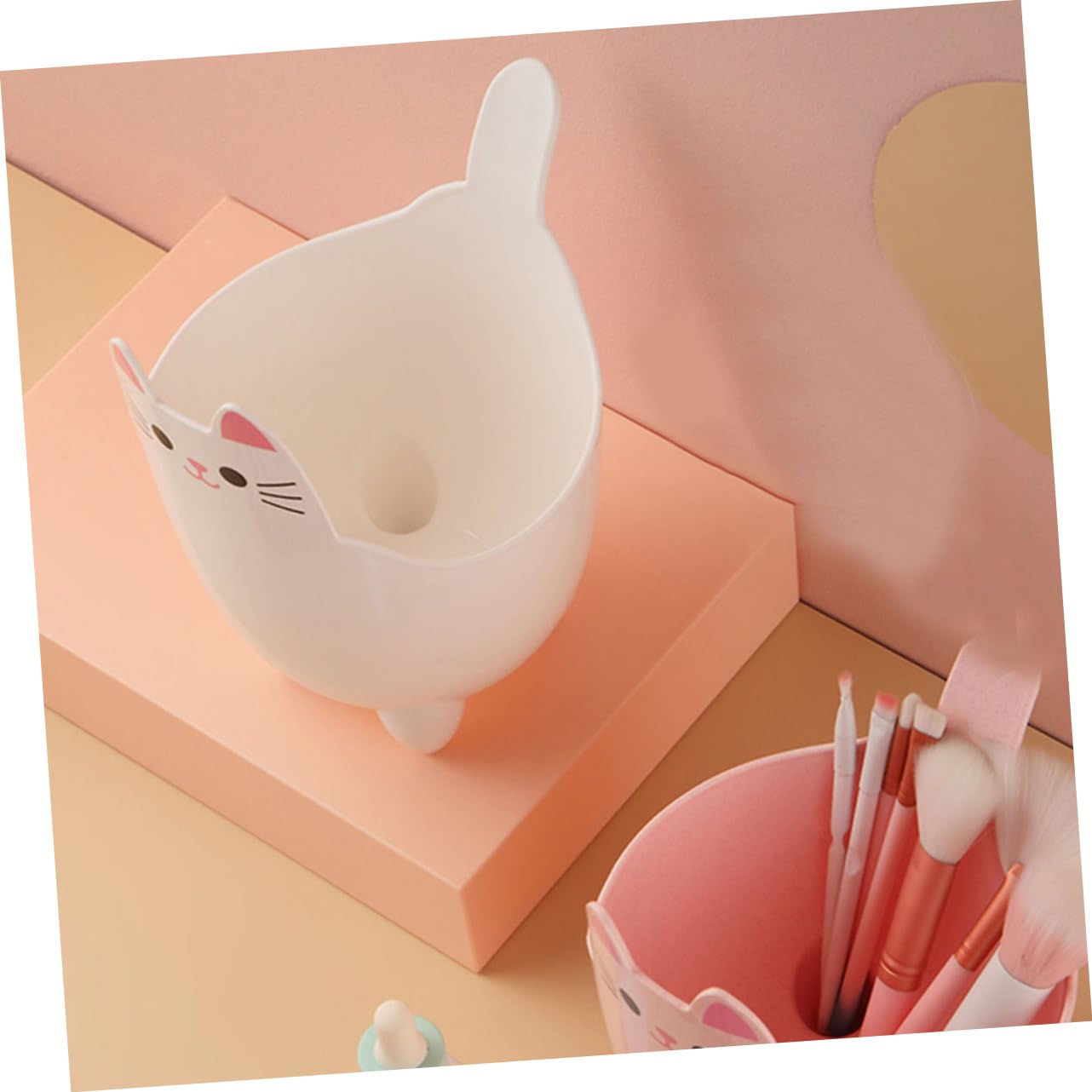 STOBAZA Bote de basura con forma de gato de escritorio, pequeño bote de basura con tapa de cubo de basura de plástico, cubo de basura decorativo,