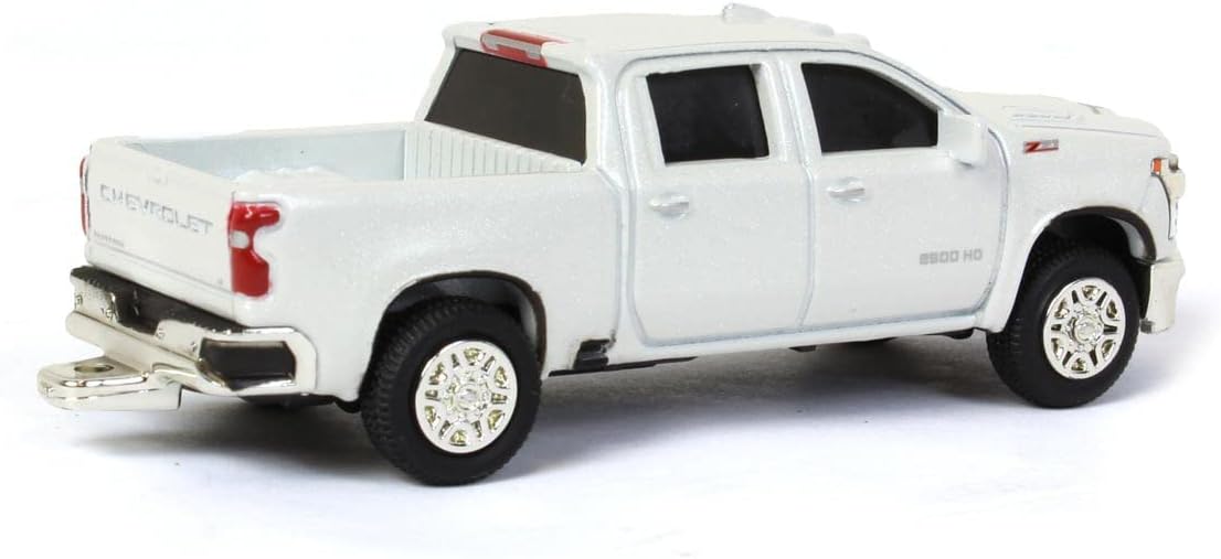 164 2020 Chevy Silverado LT, blanco, Collect N Play por ERTL 47467-2