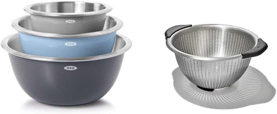 OXO Good Grips – Juego de cuencos de acero inoxidable de 3 piezas, color azulgris, 4.7 L y colador Good Grips de acero inoxidable de 5 cuartos de