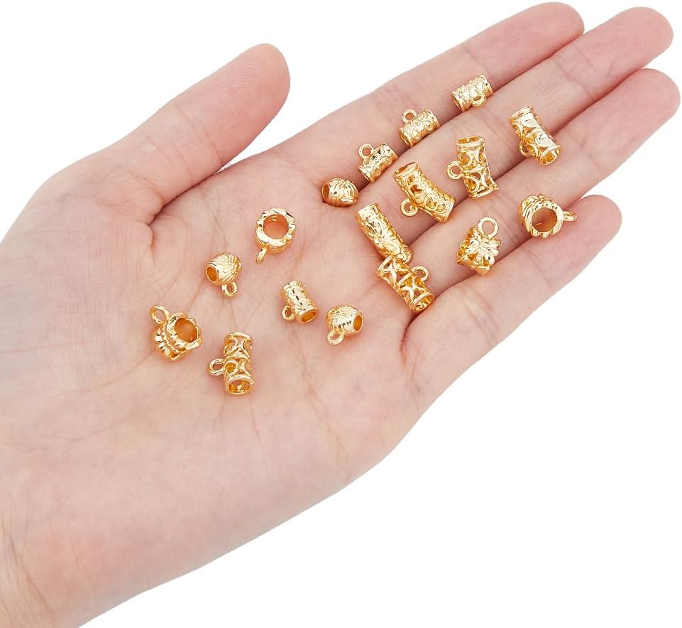SUPERFINDINGS 30 cuentas de tubo de latón de 5 estilos con bucle, chapado en oro de 18 quilates, europeo, colgante, columna, tallado, barril,