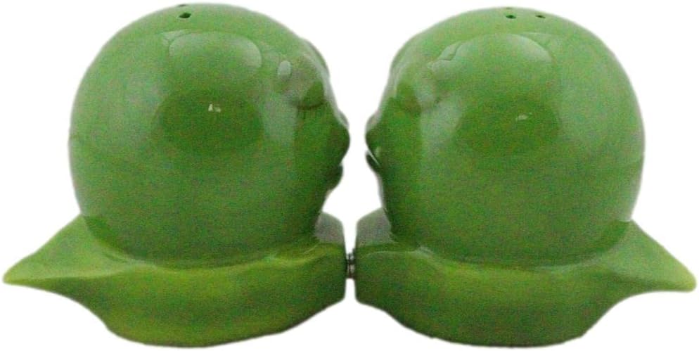 Ebros Gift For The Love Of Vegetables – Juego de 2 guisantes verdes en una vaina para besar magnéticos, de cerámica, salero y pimentero, juego de