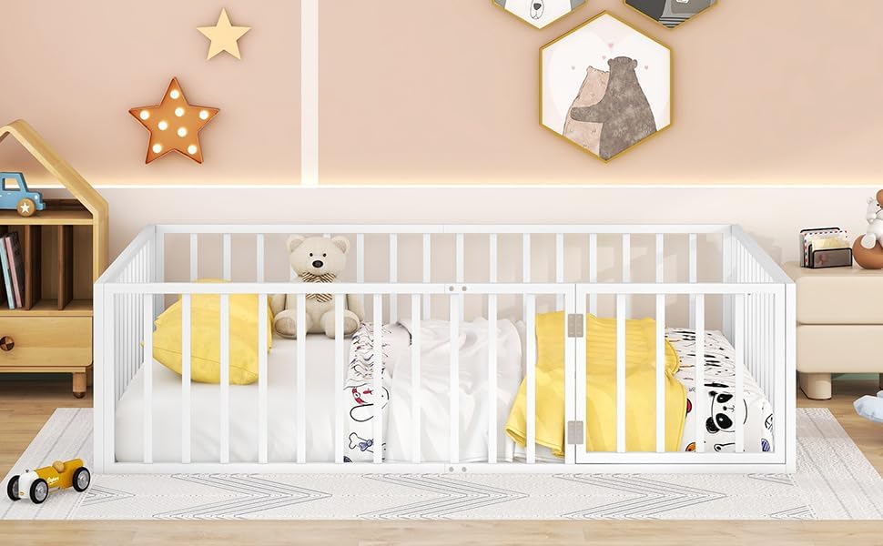 TURRIDU Cama de suelo de metal tamaño Queen, marco de cama Montessori Queen con valla y puerta, cama Queen con diseño de puerta, cama de valla para