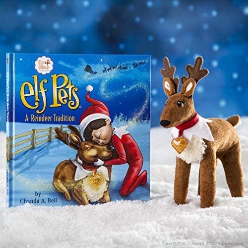 The Elf on the Shelf Juego de iniciación Blue Eye Boy Elf, I’m So Fly PJs, Elf Pet Reindeer, un DVD original de Elf Story y Scout Elves at Play Set
