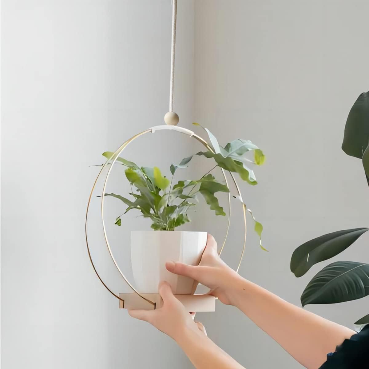 Dravmola Colgadores de macramé para plantas con base de madera, paquete de 2 soportes bohemios colgantes para plantas de interior, macetas colgantes
