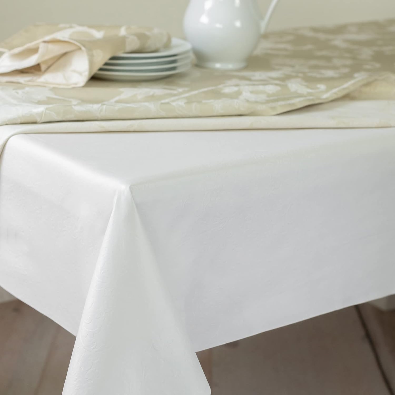 Benson Mills Almohadilla de mesa de vinilo resistente de lujo, protector de mesa de alta calidad, impermeable con respaldo de franela, diseño