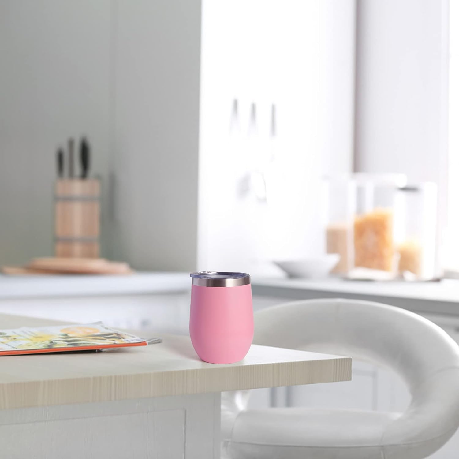 Paquete de 12 vasos de vino de acero inoxidable con tapa. Vaso de vino aislado de doble pared sin tallo de 12 onzas. La copa de vino es adecuada