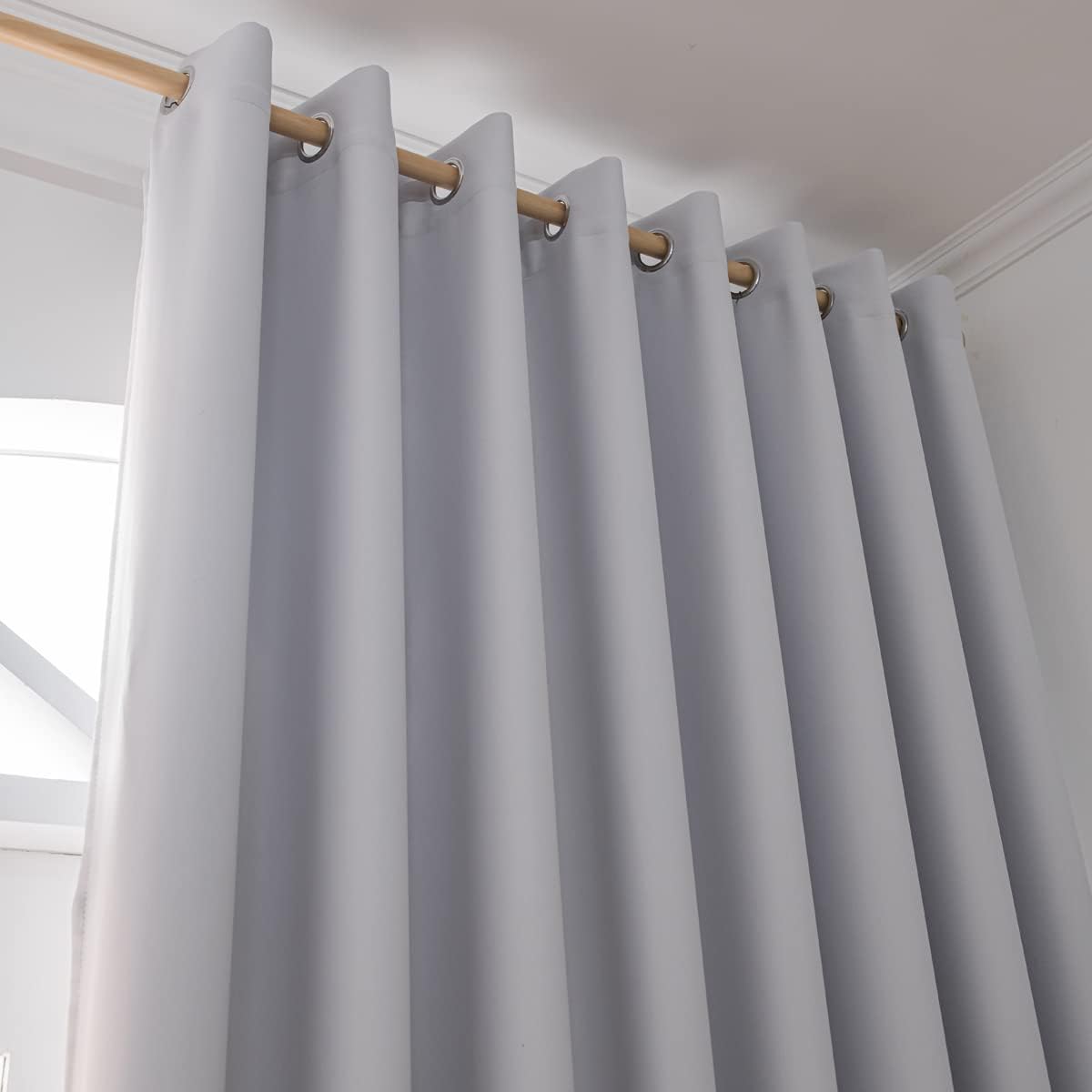 MOONVAN Cortinas opacas 100% blancas grisáceas para ventana para dormitorio, 95 pulgadas de largo, juego de 2 paneles con ojales, cortinas opacas