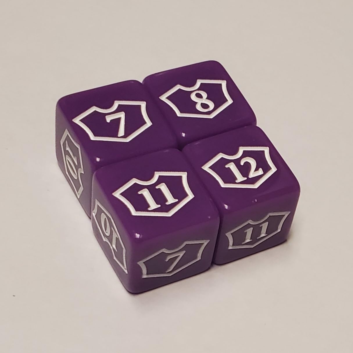 8 dados de lealtad púrpura Planeswalker 1-6 y 7-12 compatibles con Magic The GatheringCCG MTG