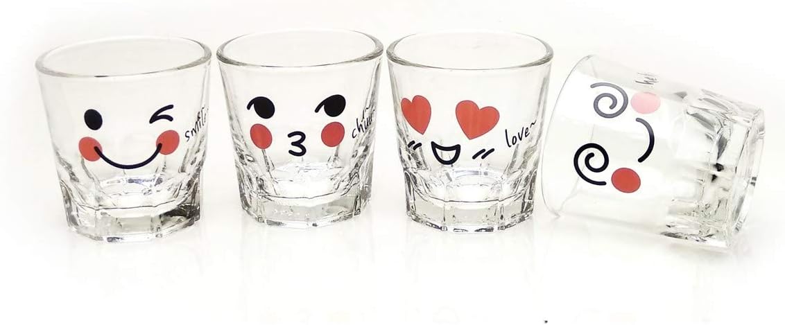 Juego de vasos de chupito coreanos Soju, 1.7 onzas, vidrio transparente con carácter, vidrio en forma de corazón para whisky, tequila y licor.