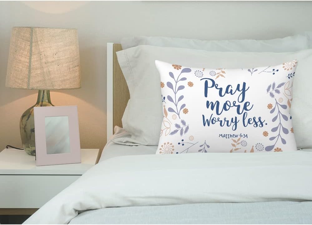 Funda de almohada rectangular con cita bíblica con diseño floral de Pascua, con frase en inglés “Pray More Worry Mens”, funda de cojín rectangular