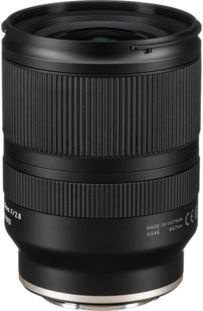 Tamron Lente RXD f2.8 Di III de 0.669-1.102 in para Sony E con filtro UV de 2.638 in + kit de limpieza + bolsa para lente + bolígrafo de limpieza +