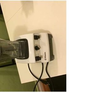 Vitamix 7500 Licuadora, grado profesional, 64 oz. Contenedor de bajo perfil, accesorio de raspador blanco y cuchilla, gris Vitamix 7500 Licuadora, grado profesional, 64 oz. Contenedor de bajo perfil, accesorio de raspador blanco y cuchilla, gris