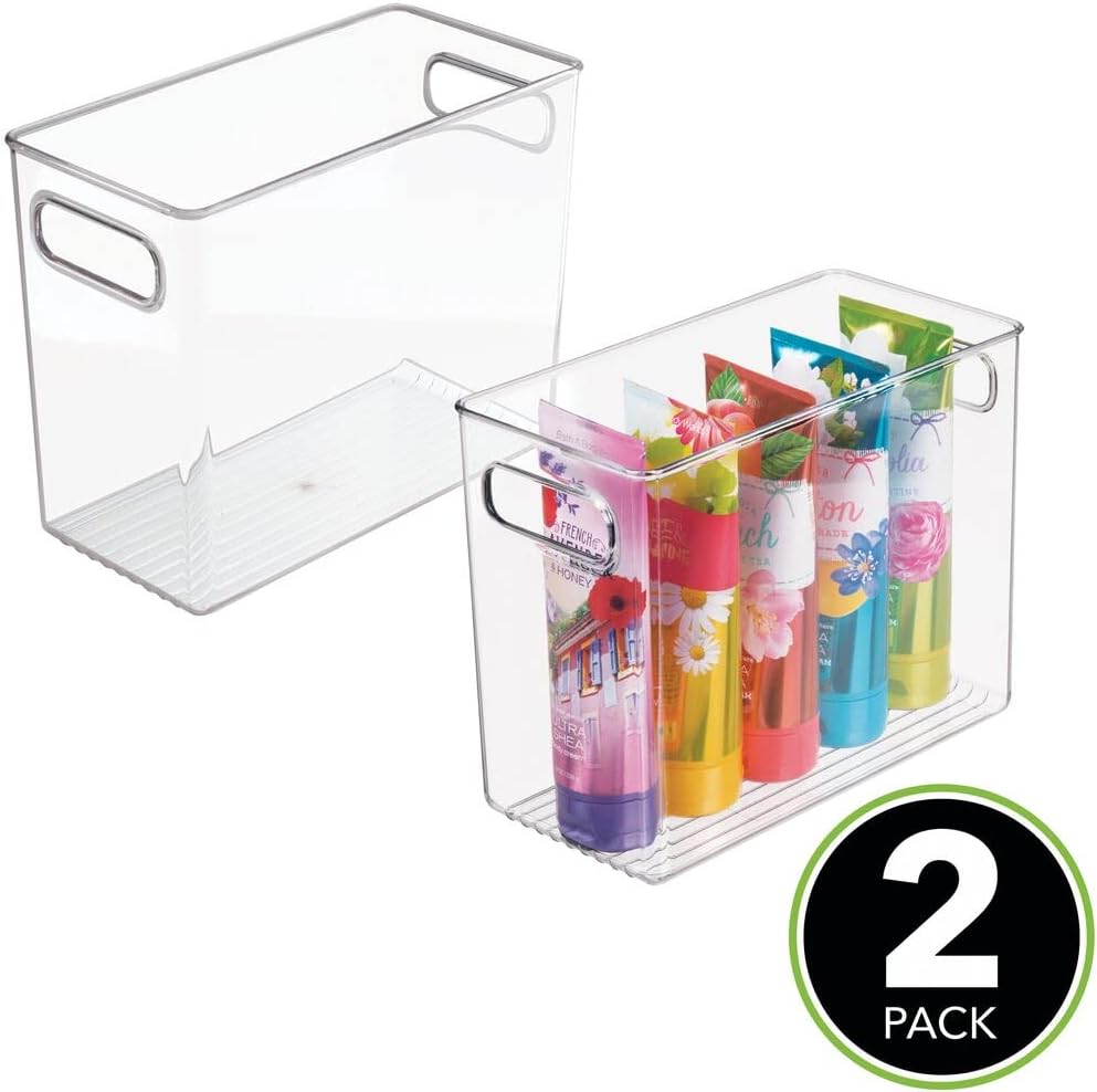 mDesign Contenedor de plástico delgado con asas, organizador de gabinete de baño para artículos de tocador, maquillaje, champú, acondicionador,