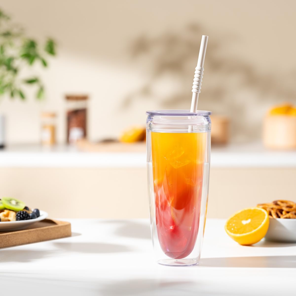 Bodum Pavina To Go – Vasos aislados de doble pared con tapa y popote, 24 onzas, plástico libre de BPA, paquete de 2