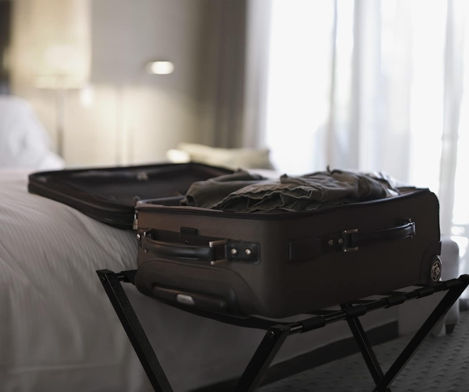 Portaequipajes plegable con estante de almacenamiento para habitación de invitados, dormitorio, hotel, negro (1)