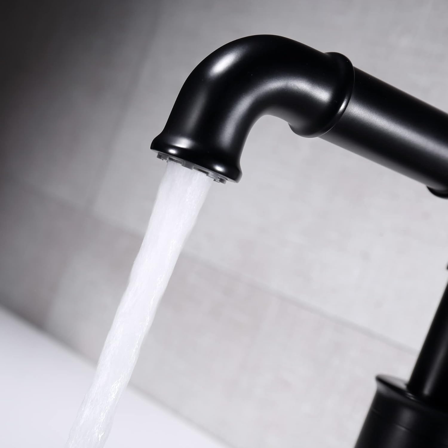 Grifo de tocador de baño negro mate para fregadero de 1 agujero, estilo vintage, estilo industrial, grifo de lavabo de baño, boquilla giratoria de