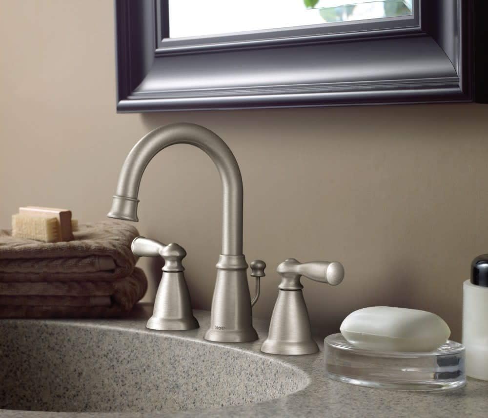 Moen WS84924SRN Banbury – Grifo de baño de arco alto de dos manijas, resistente a manchas, níquel cepillado