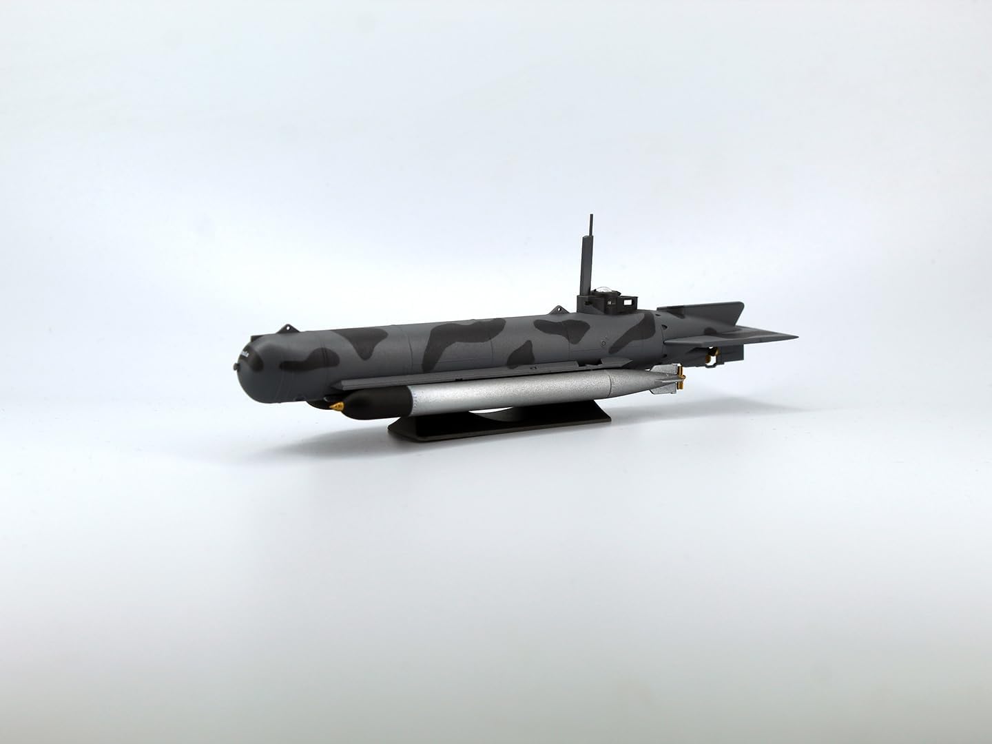 ICM S.019 – U-Boat Type ‘Molch’, Submarino alemán enano de la Segunda Guerra Mundial (100% nuevos moldes) – Escala 172