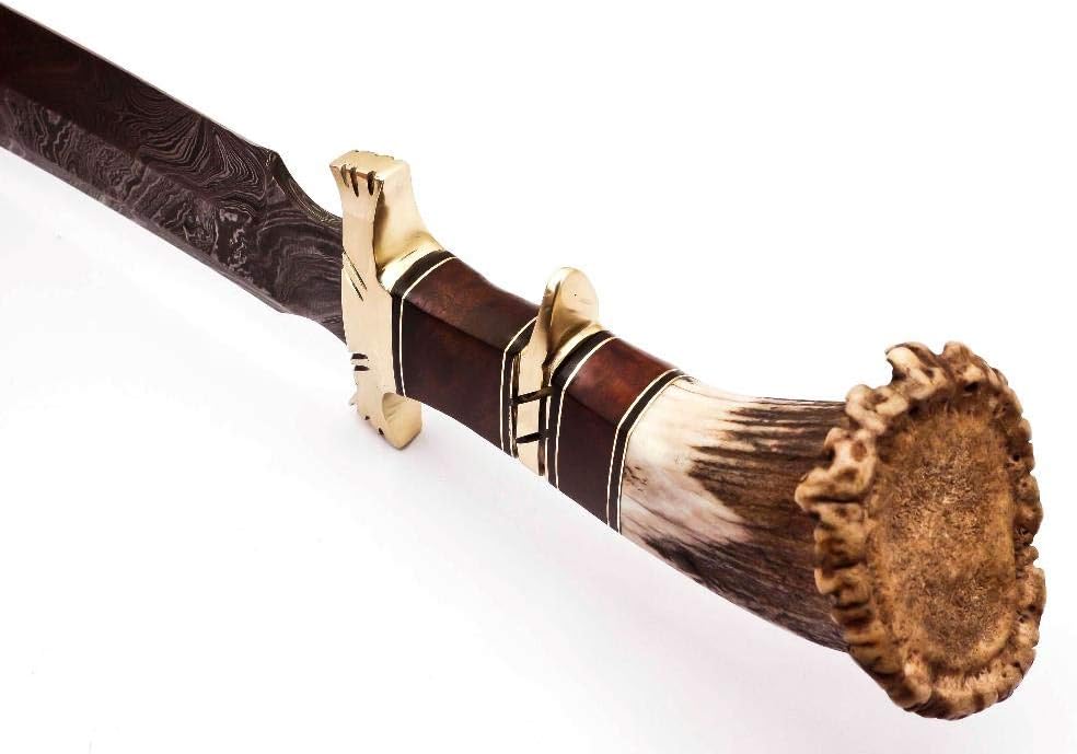 Cuchillo de caza de acero de Damasco con mango de asta de ciervo con madera de Burl y protector de latón, hoja de fijación de borde afilado hecho a