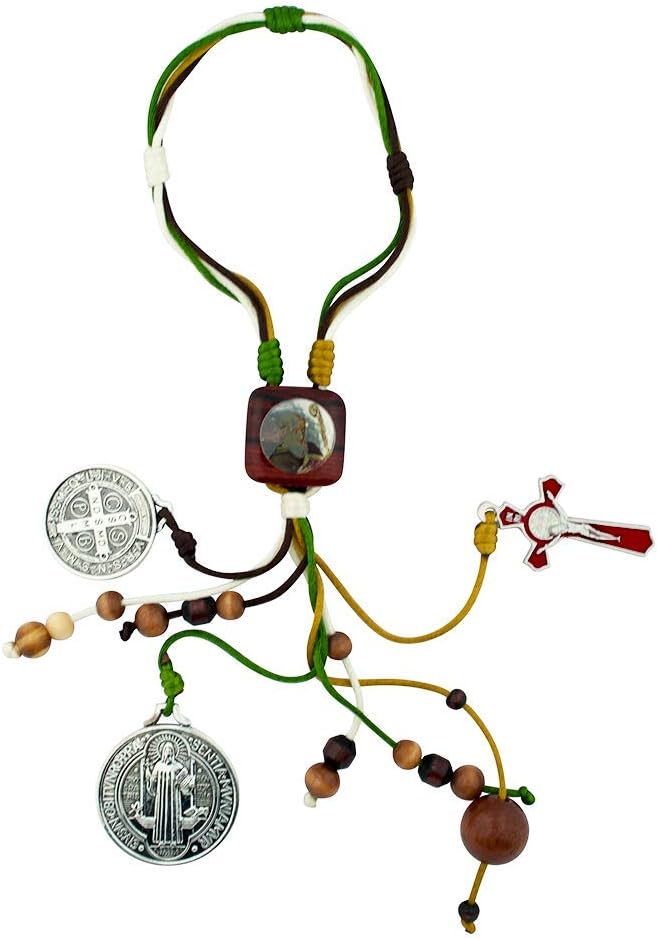 VILLAGE GIFT IMPORTERS Adorno de bendición para el hogar de San Benito de 12 pulgadas, 3 colores, se adapta a la manija de tu puerta o se puede