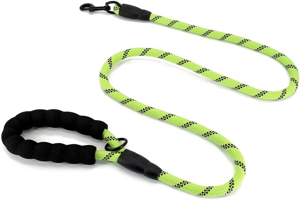 COVONEE Arnés sin tirones para perro, ajustable, reflectante, Oxford, de fácil control, arnés para perro mediano y grande con una correa de perro