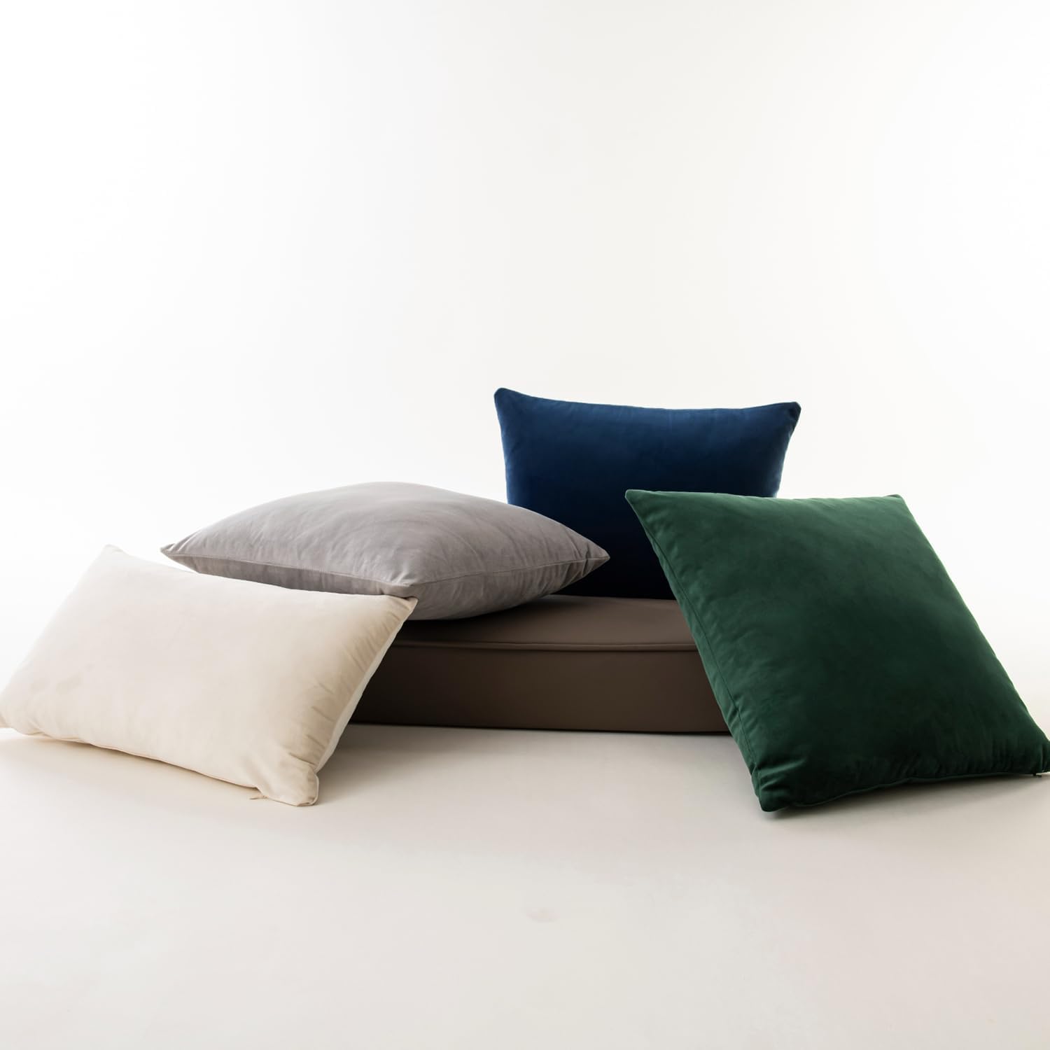 QUORGVES Juego de 2 fundas de almohada decorativas de terciopelo azul de 18 x 18 pulgadas, para sofá, sala de estar, cama, dormitorio, decoración