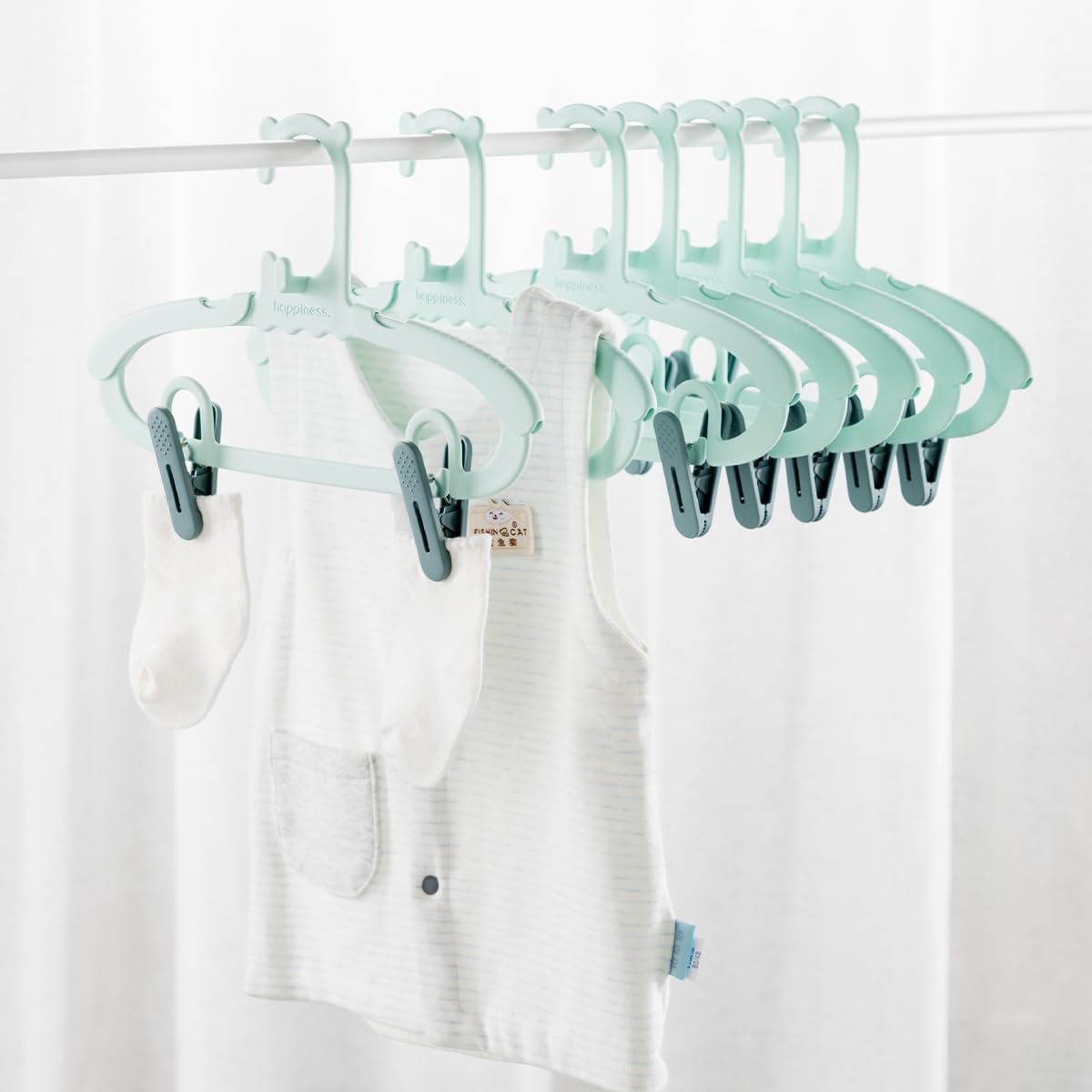 Perchas de bebé para armario, paquete de 30, plástico, ahorro de espacio, resistentes, antideslizantes, color verde