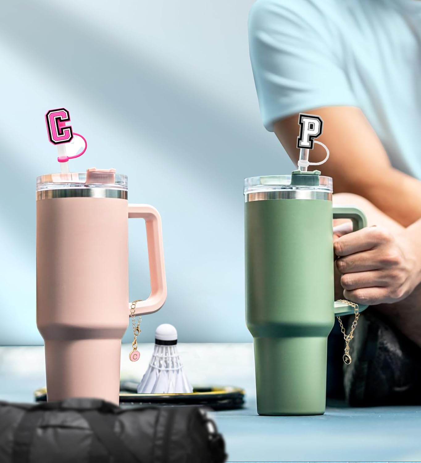 (3 +3) 3 fundas de popote de Nuozme de 0.394 pulgadas para vaso Stanley, reutilizable, tapa de popote con 3 dijes de letras iniciales, accesorios
