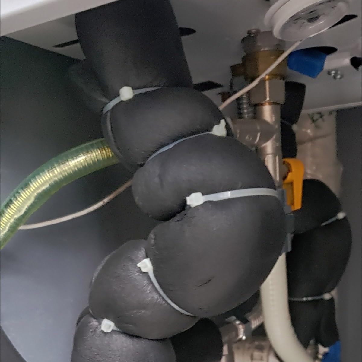 Aislamiento de tubería de polietileno con protección contra congelación, tubo flexible de espuma de celda cerrada, 1 pulgada, 2 pulgadas, 3