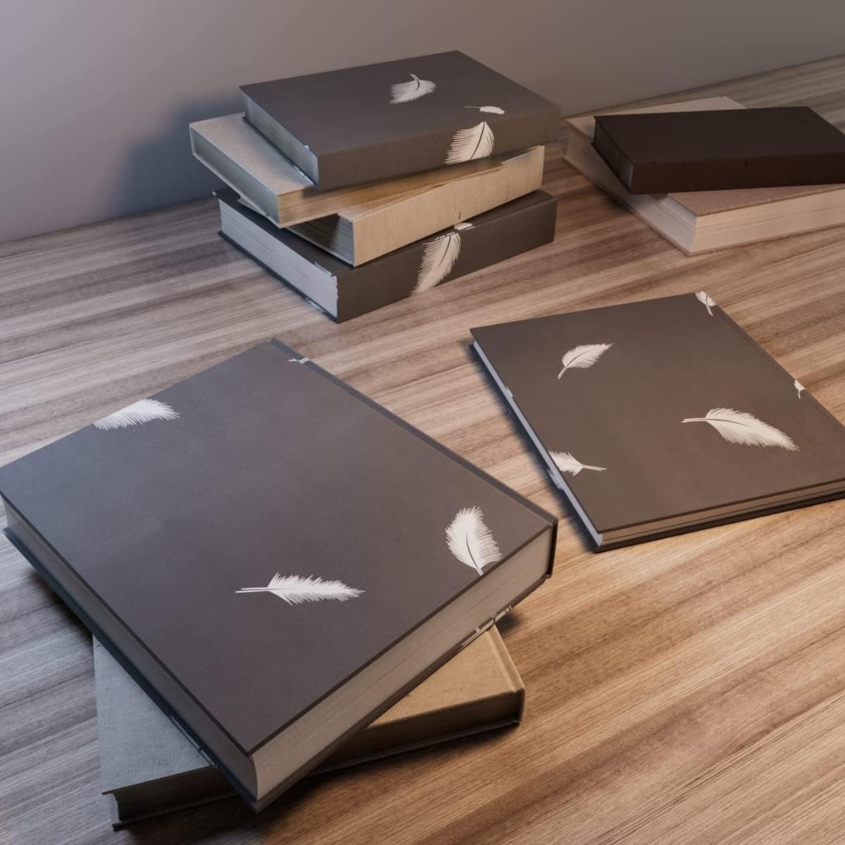 Yifasy Revestimiento de estante de papel autoadhesivo de plumas blancas para cajón, decoración de pared de PVC gris, calcomanía para muebles del