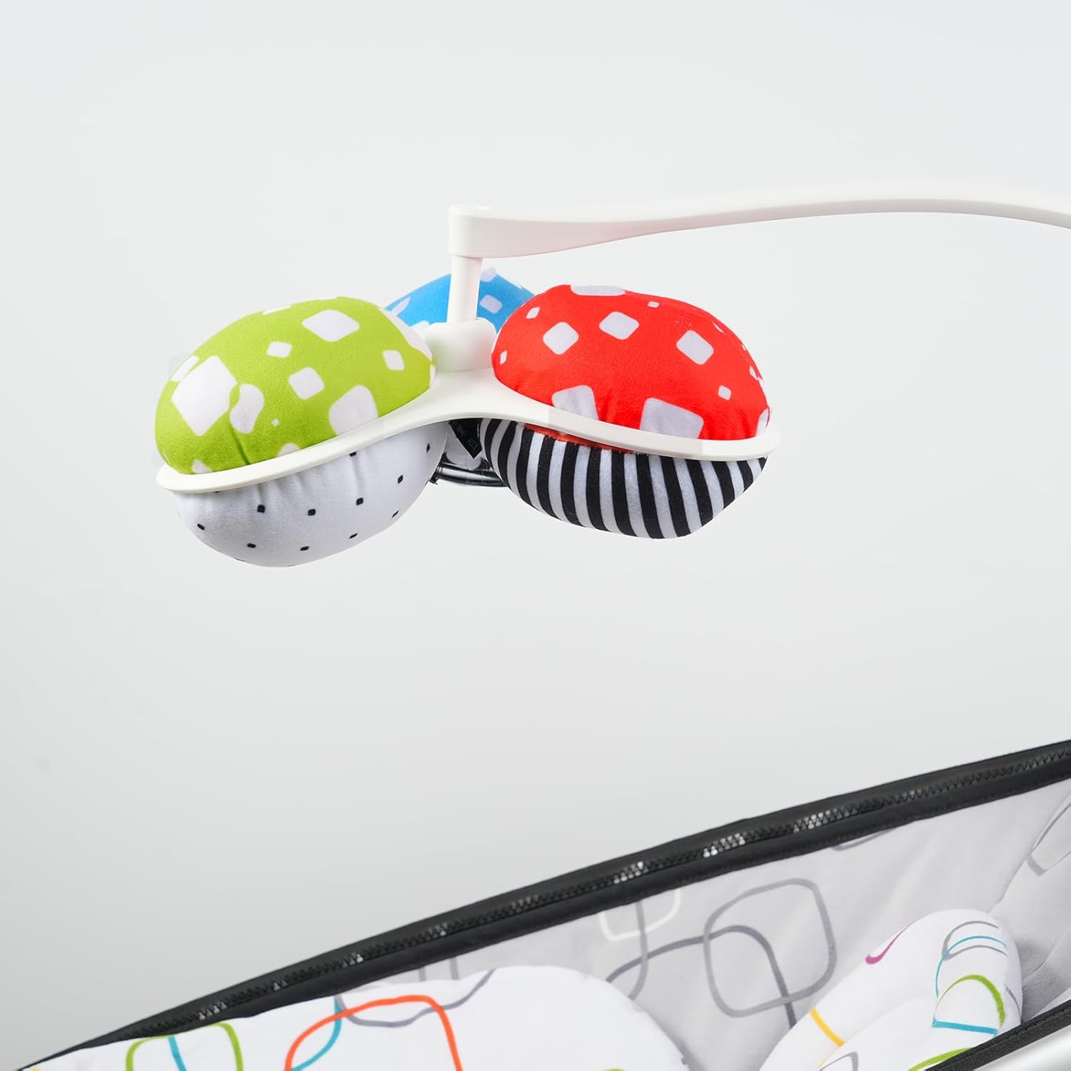 Las bolas de repuesto MamaRoo (para columpio Mamaroo) ofrecen más interacción y opciones reversibles para complementar la cuna MamaRoo multicolor en