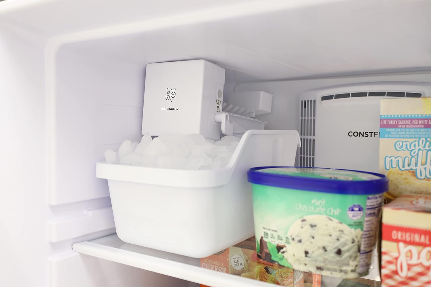 Winia Refrigerador congelador superior de 18 pies cúbicos con máquina de hielo – Acero inoxidable